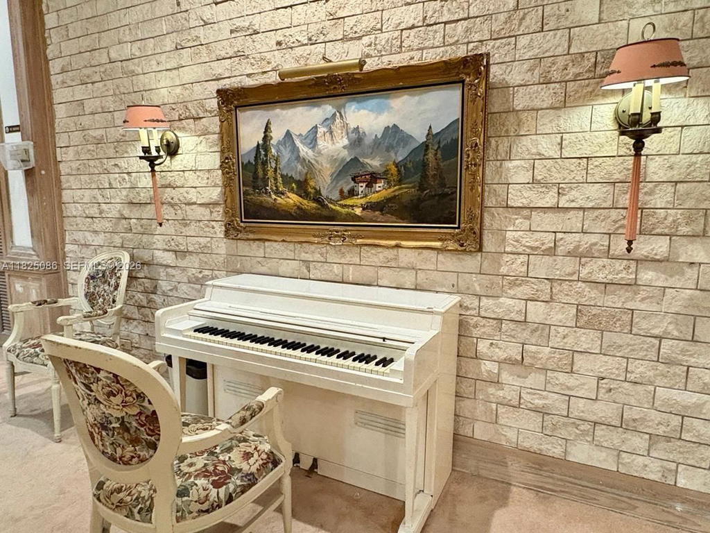 Real estate property located at 6039 Collins Ave #923, Miami-dade, Maison Grande Condo, Miami Beach, FL