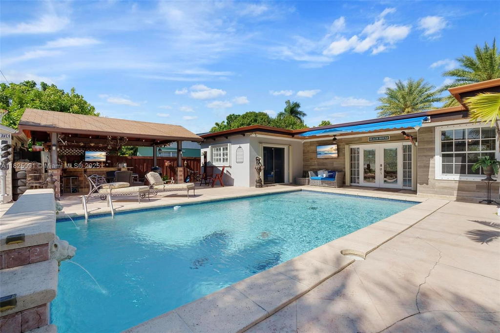 Real estate property located at 9400 Caribbean Blvd, Miami-dade, Pine Tree Manor Sec 1, Cutler Bay, FL
