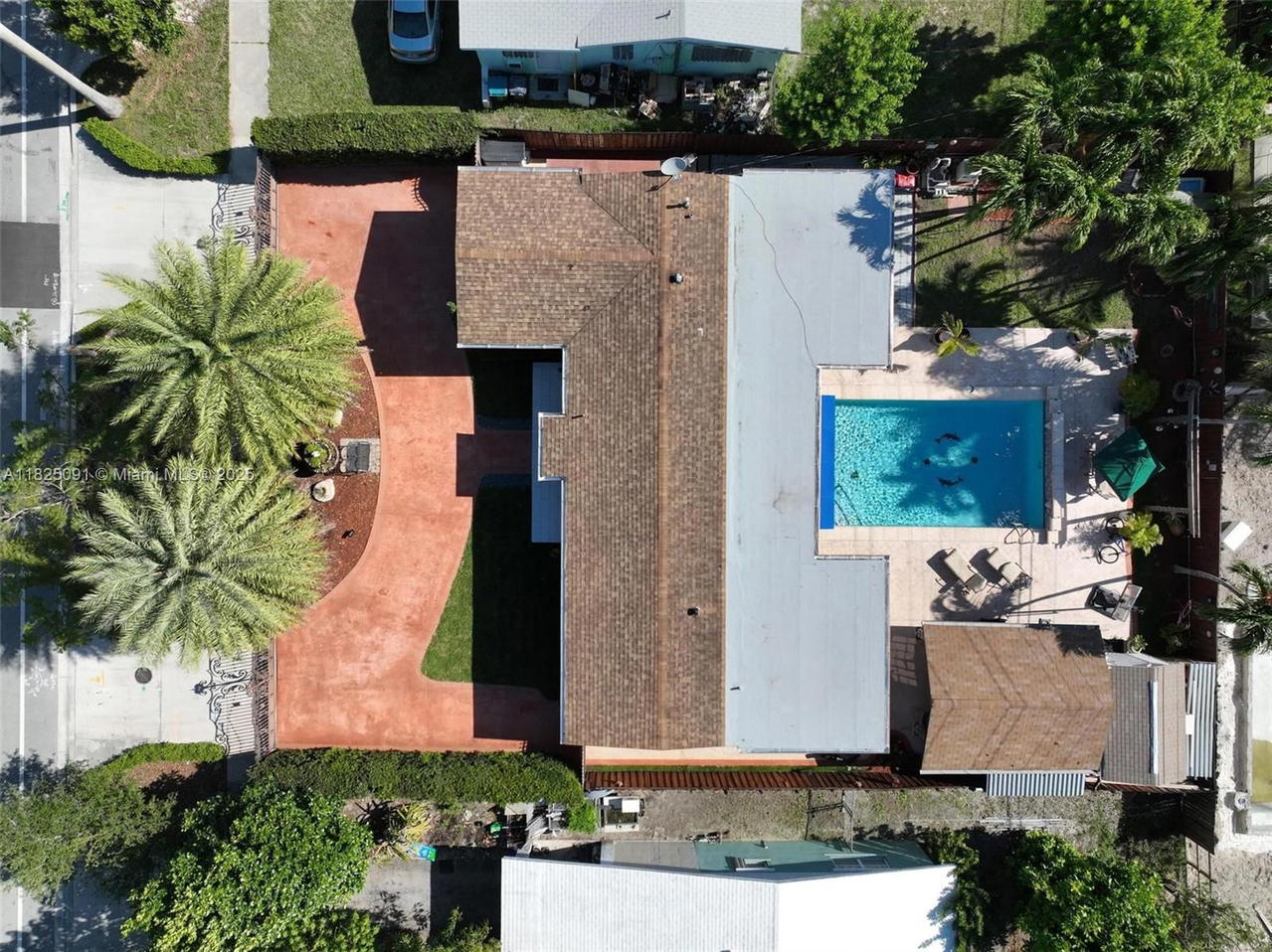 Real estate property located at 9400 Caribbean Blvd, Miami-dade, Pine Tree Manor Sec 1, Cutler Bay, FL