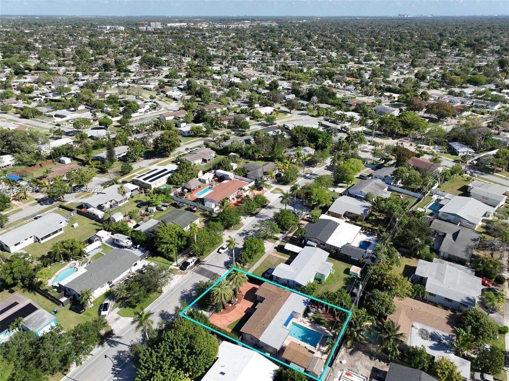 Real estate property located at 9400 Caribbean Blvd, Miami-dade, Pine Tree Manor Sec 1, Cutler Bay, FL
