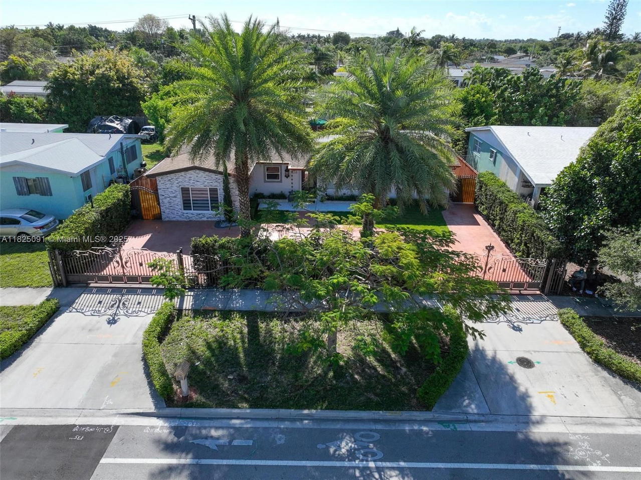 Real estate property located at 9400 Caribbean Blvd, Miami-dade, Pine Tree Manor Sec 1, Cutler Bay, FL
