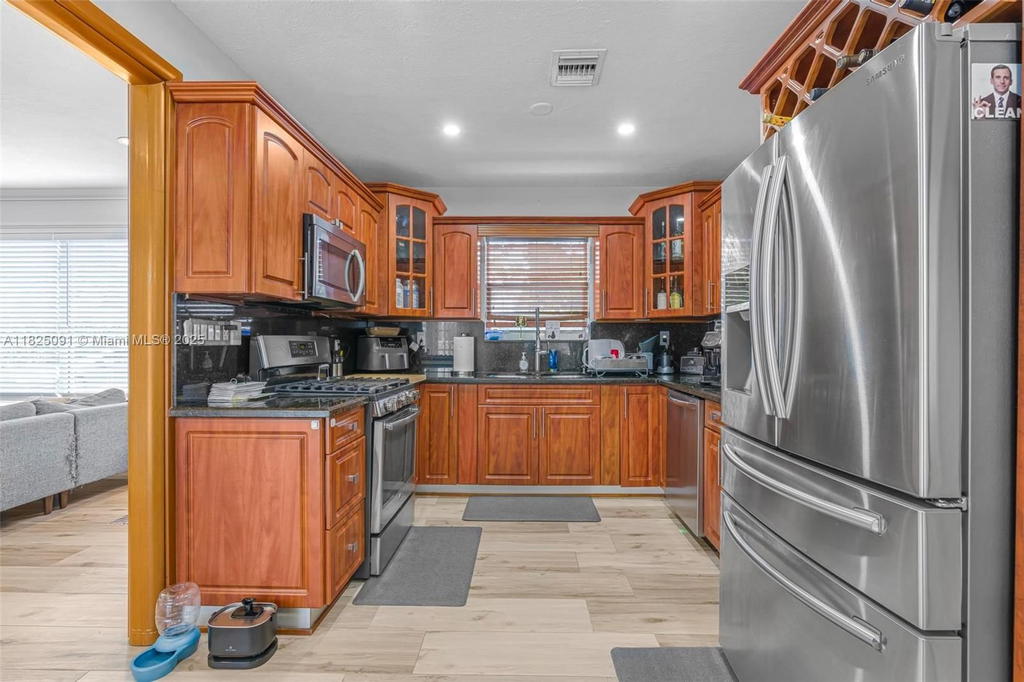Real estate property located at 9400 Caribbean Blvd, Miami-dade, Pine Tree Manor Sec 1, Cutler Bay, FL