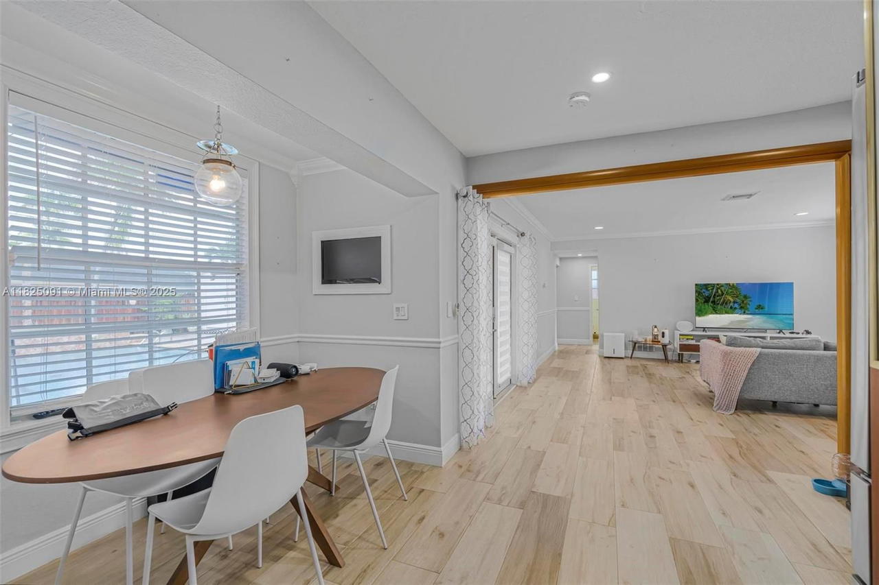 Real estate property located at 9400 Caribbean Blvd, Miami-dade, Pine Tree Manor Sec 1, Cutler Bay, FL