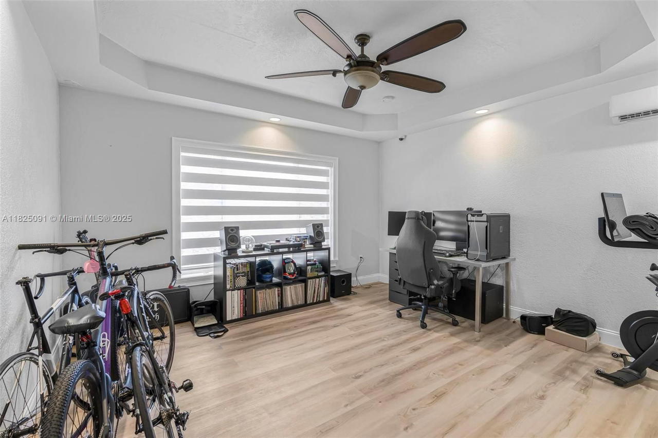 Real estate property located at 9400 Caribbean Blvd, Miami-dade, Pine Tree Manor Sec 1, Cutler Bay, FL