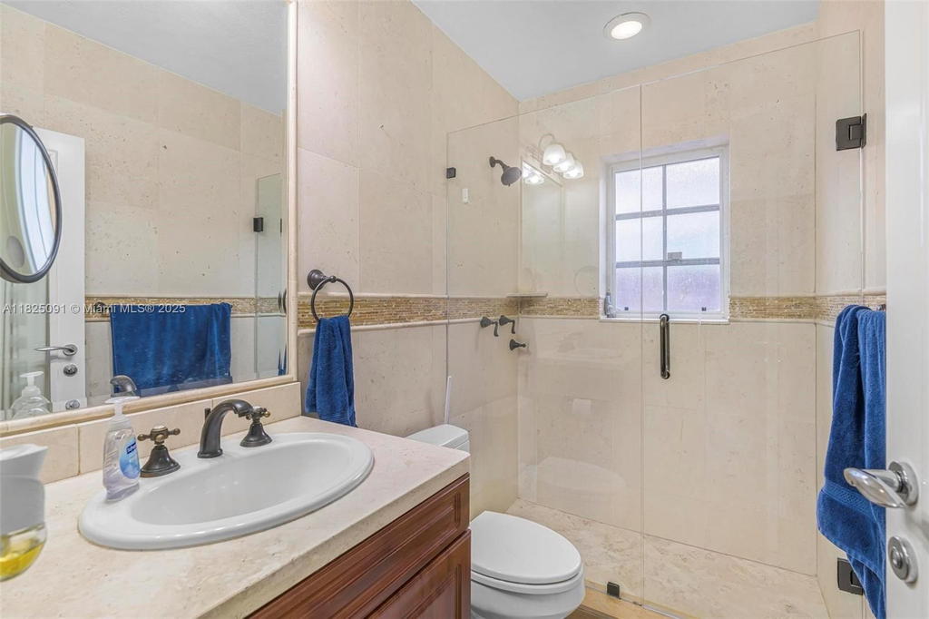 Real estate property located at 9400 Caribbean Blvd, Miami-dade, Pine Tree Manor Sec 1, Cutler Bay, FL