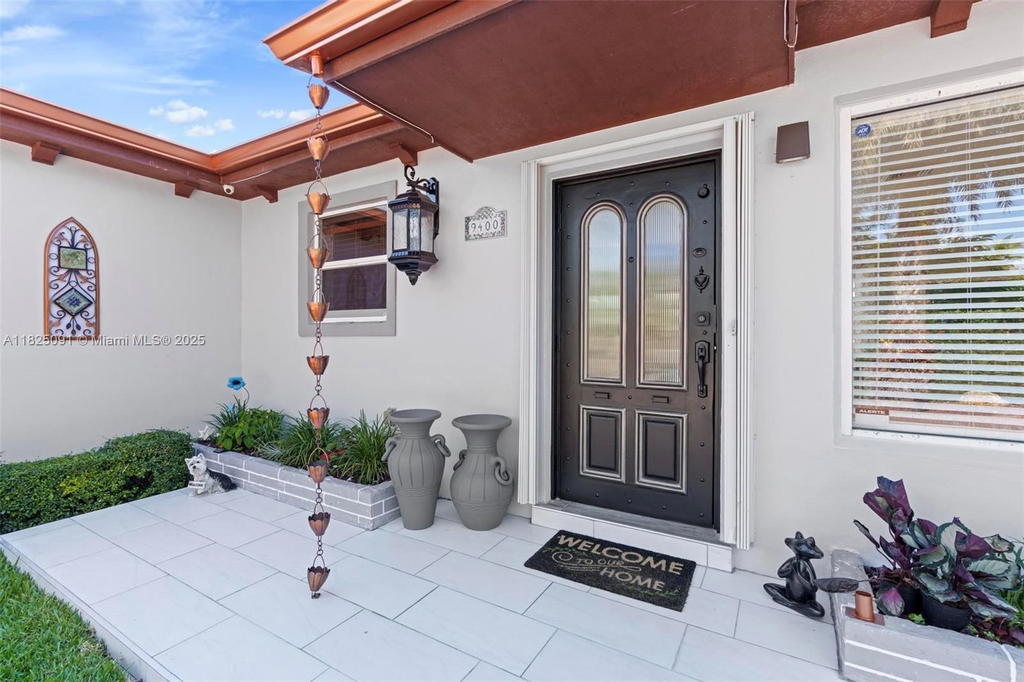 Real estate property located at 9400 Caribbean Blvd, Miami-dade, Pine Tree Manor Sec 1, Cutler Bay, FL