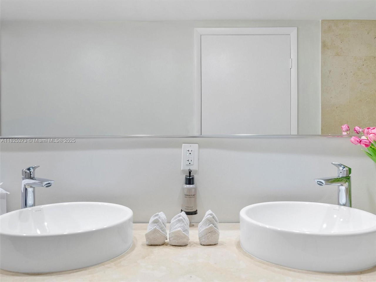 Real estate property located at 485 Brickell Ave #2501, Miami-dade, Icon Brickell Condo No 3, Miami, FL