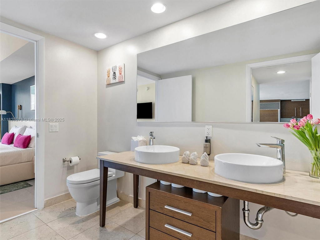 Real estate property located at 485 Brickell Ave #2501, Miami-dade, Icon Brickell Condo No 3, Miami, FL