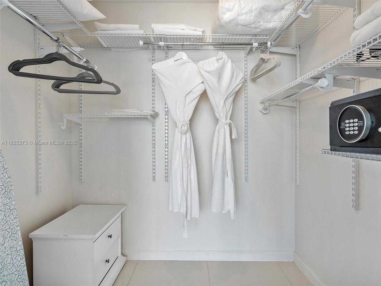 Real estate property located at 485 Brickell Ave #2501, Miami-dade, Icon Brickell Condo No 3, Miami, FL