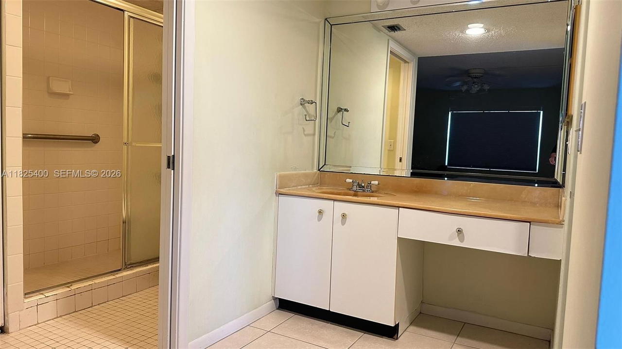 Real estate property located at 12950 13th St #301D, Broward, Hawthorne At Century Villa, Pembroke Pines, FL