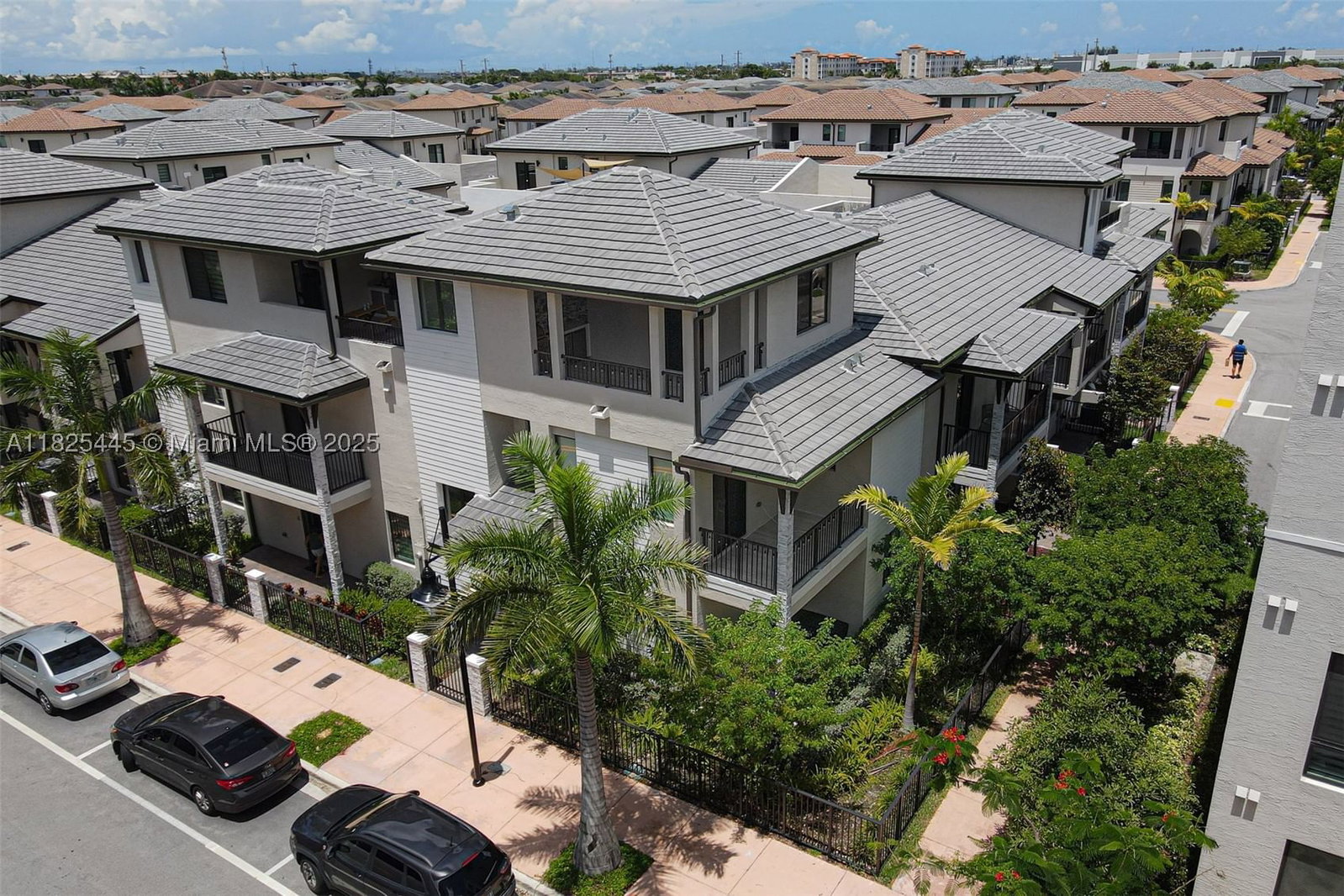 Real estate property located at 4269 83rd Path, Miami-dade, Downtown Doral South Phas, Doral, FL