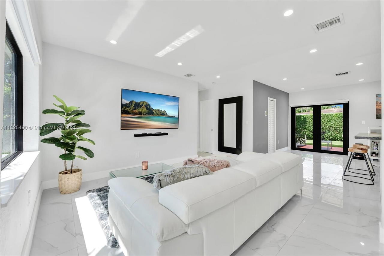 Real estate property located at 18440 20th Ct, Miami-dade, Sun Ray Homes Greynolds P, North Miami Beach, FL