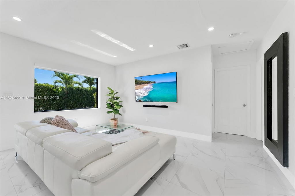Real estate property located at 18440 20th Ct, Miami-dade, Sun Ray Homes Greynolds P, North Miami Beach, FL