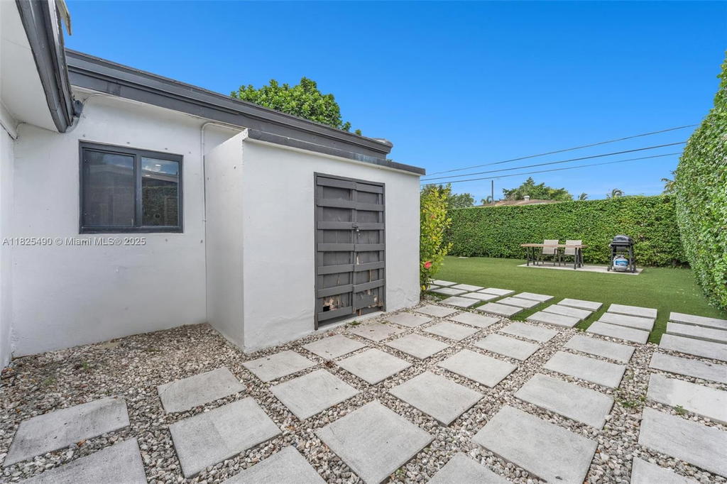 Real estate property located at 18440 20th Ct, Miami-dade, Sun Ray Homes Greynolds P, North Miami Beach, FL