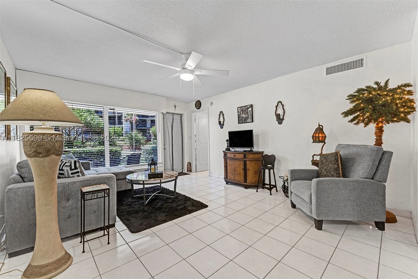 Real estate property located at 1169 Hillsboro Mile #111, Broward, Hillsboro Windsor Condo, Hillsboro Beach, FL