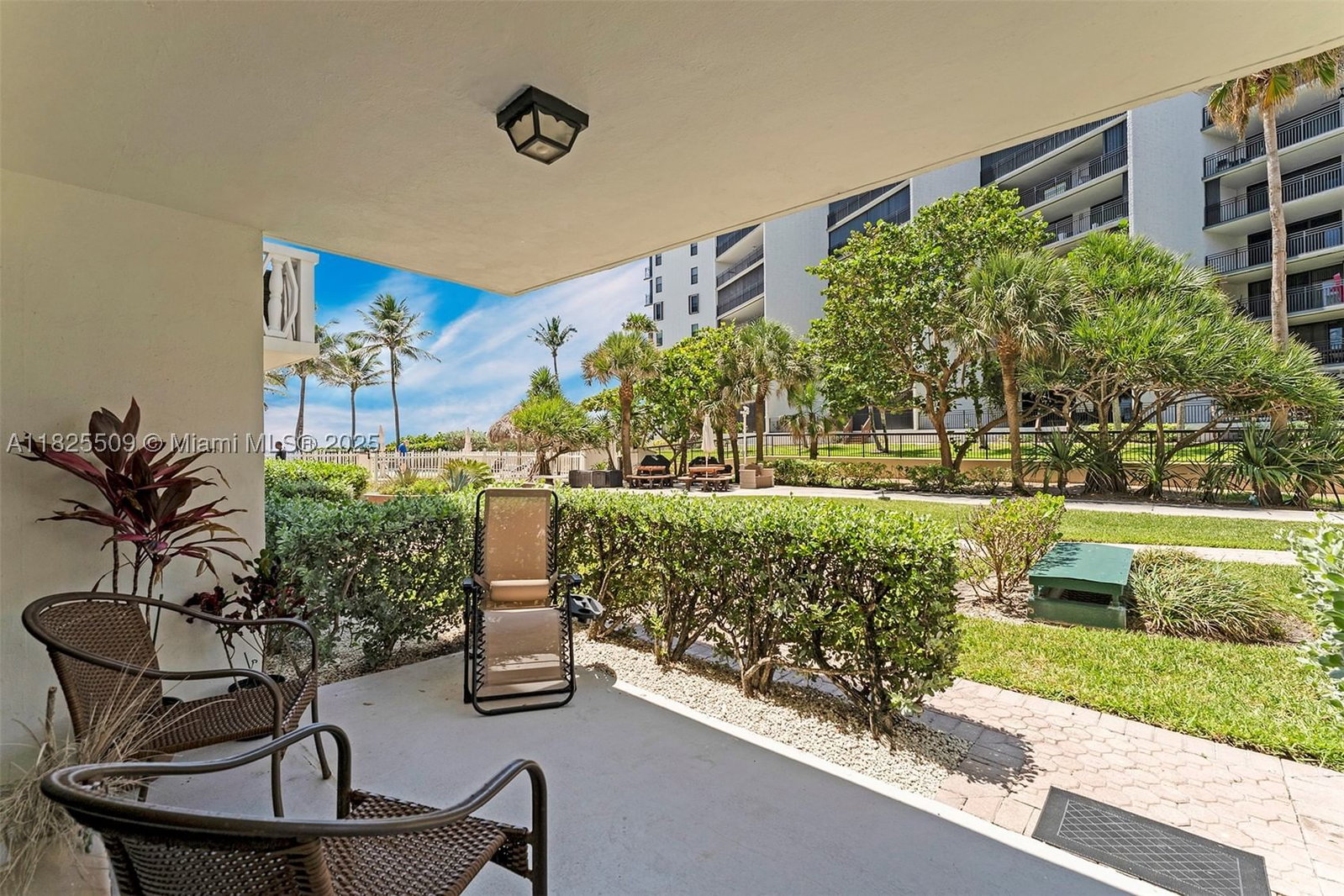Real estate property located at 1169 Hillsboro Mile #111, Broward, Hillsboro Windsor Condo, Hillsboro Beach, FL