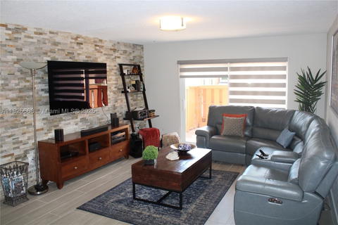 Real estate property located at 7201 Miami Lakes Dr B13, Miami-dade, Cypress Village Condo, Miami Lakes, FL