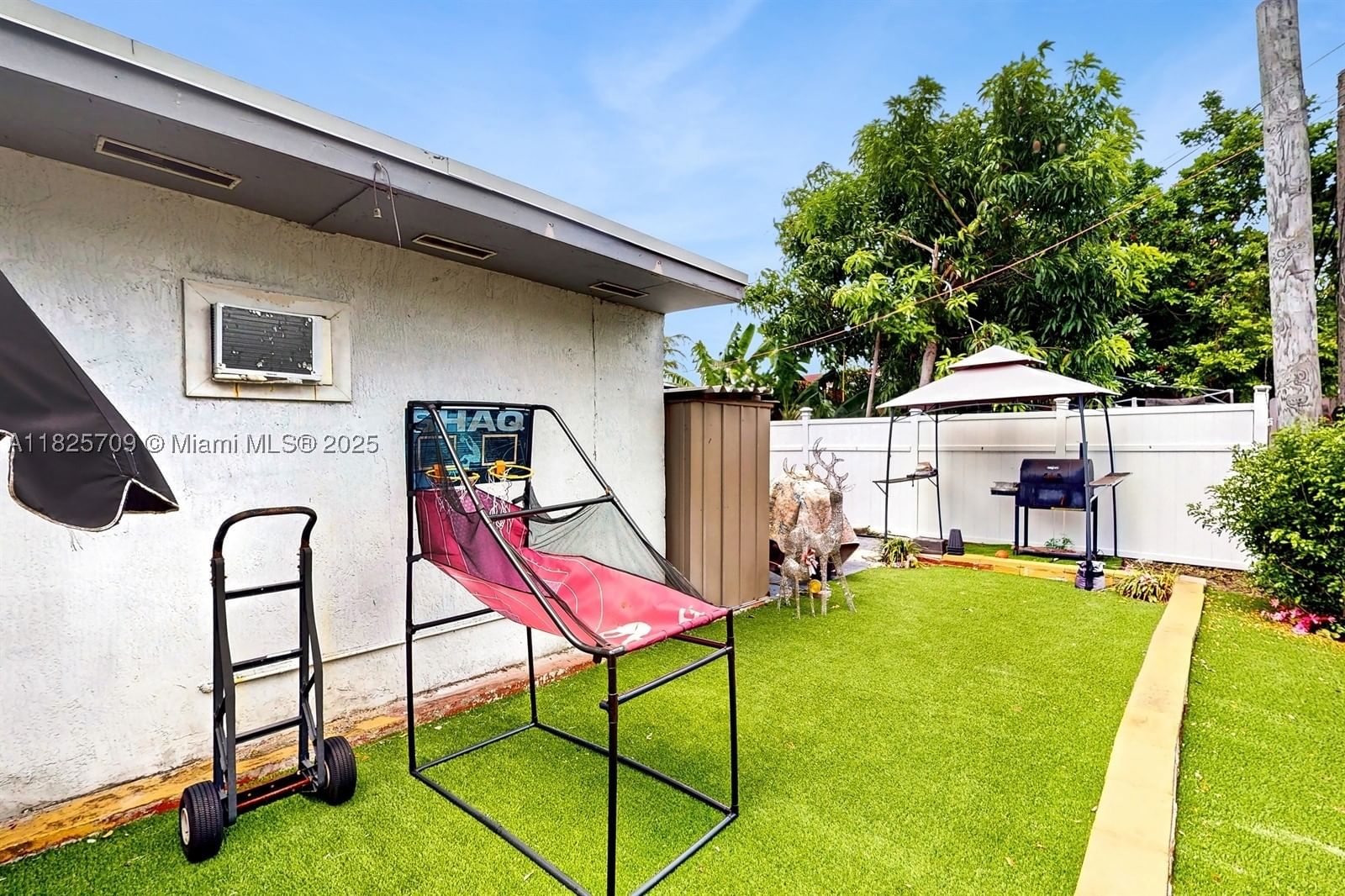 Real estate property located at 5637 40th St, Broward, Sunland Park Section 2, West Park, FL