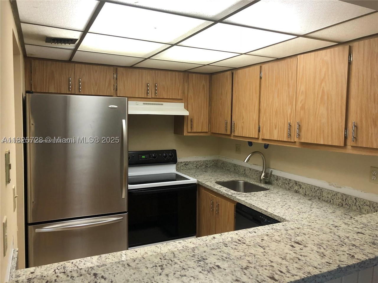 Real estate property located at 5995 Washington St #233, Broward, Hampton Court Condo, Hollywood, FL