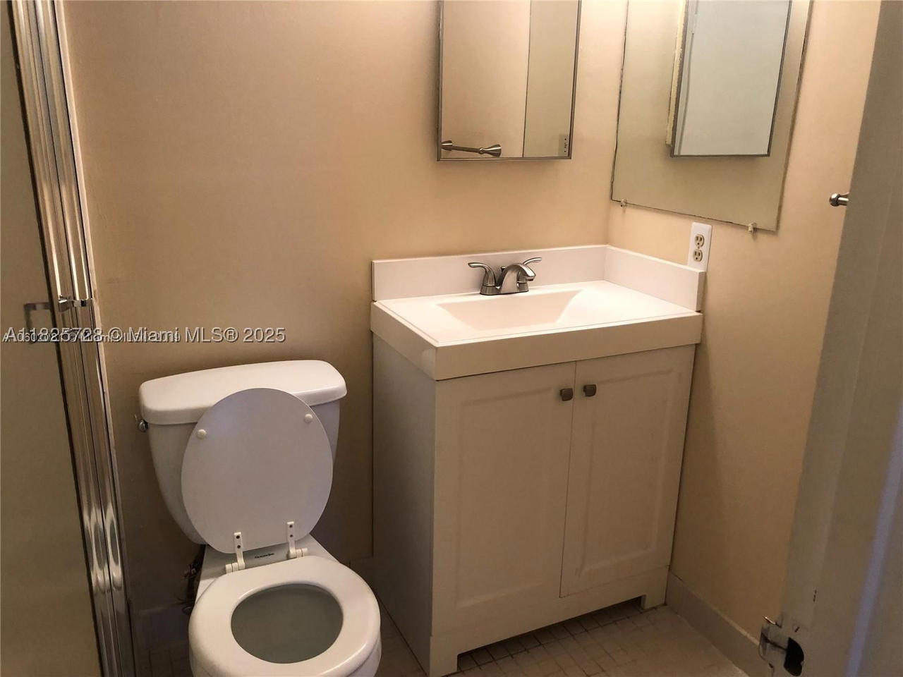 Real estate property located at 5995 Washington St #233, Broward, Hampton Court Condo, Hollywood, FL