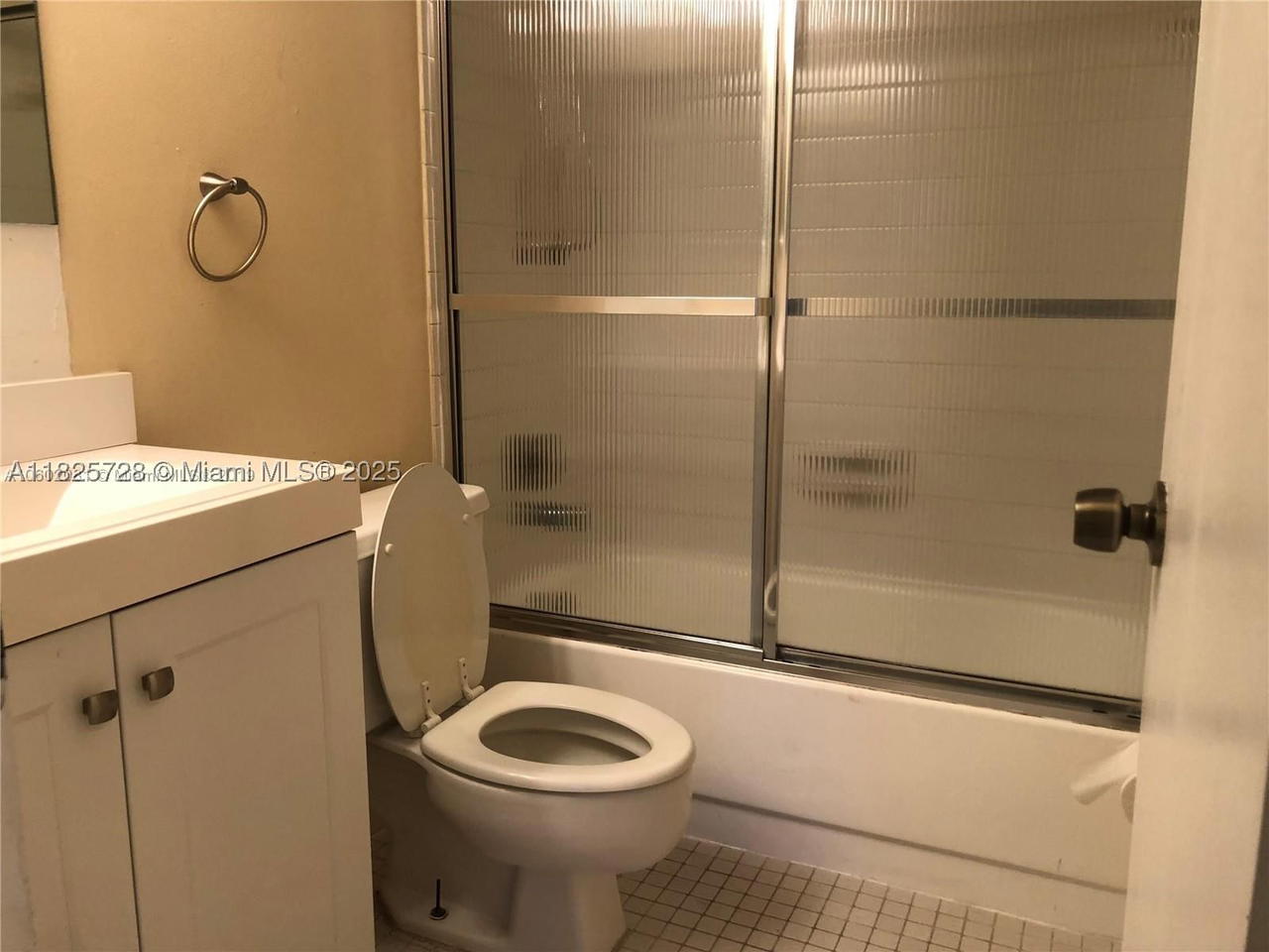 Real estate property located at 5995 Washington St #233, Broward, Hampton Court Condo, Hollywood, FL