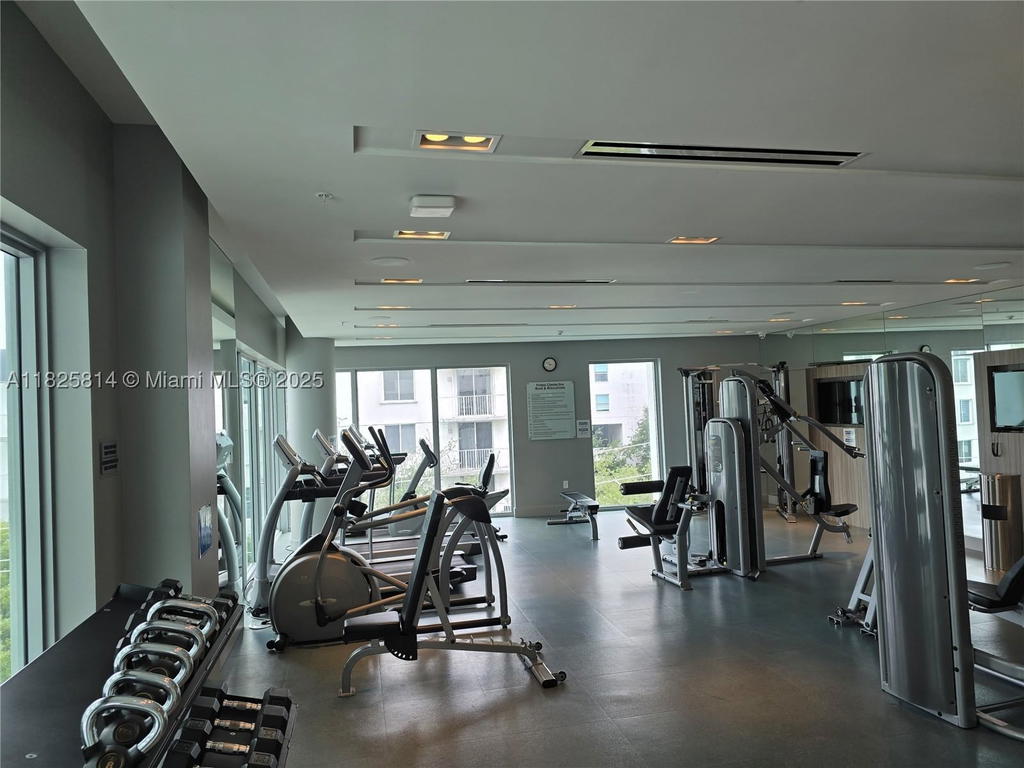 Real estate property located at 1600 1st Ave #809, Miami-dade, Le Parc At Brickell Condo, Miami, FL