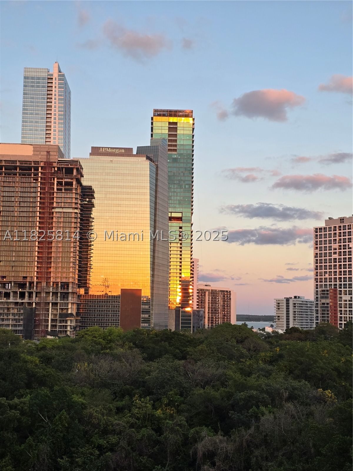 Real estate property located at 1600 1st Ave #809, Miami-dade, Le Parc At Brickell Condo, Miami, FL