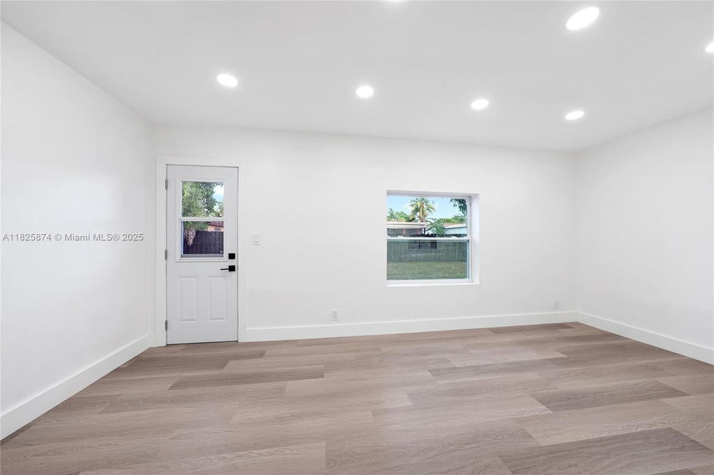 Real estate property located at 4290 38th Ave, Broward, Oriole Estates Sec 5, Lauderdale Lakes, FL