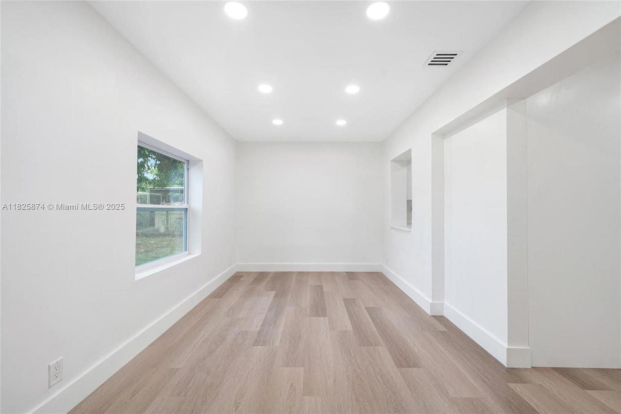 Real estate property located at 4290 38th Ave, Broward, Oriole Estates Sec 5, Lauderdale Lakes, FL
