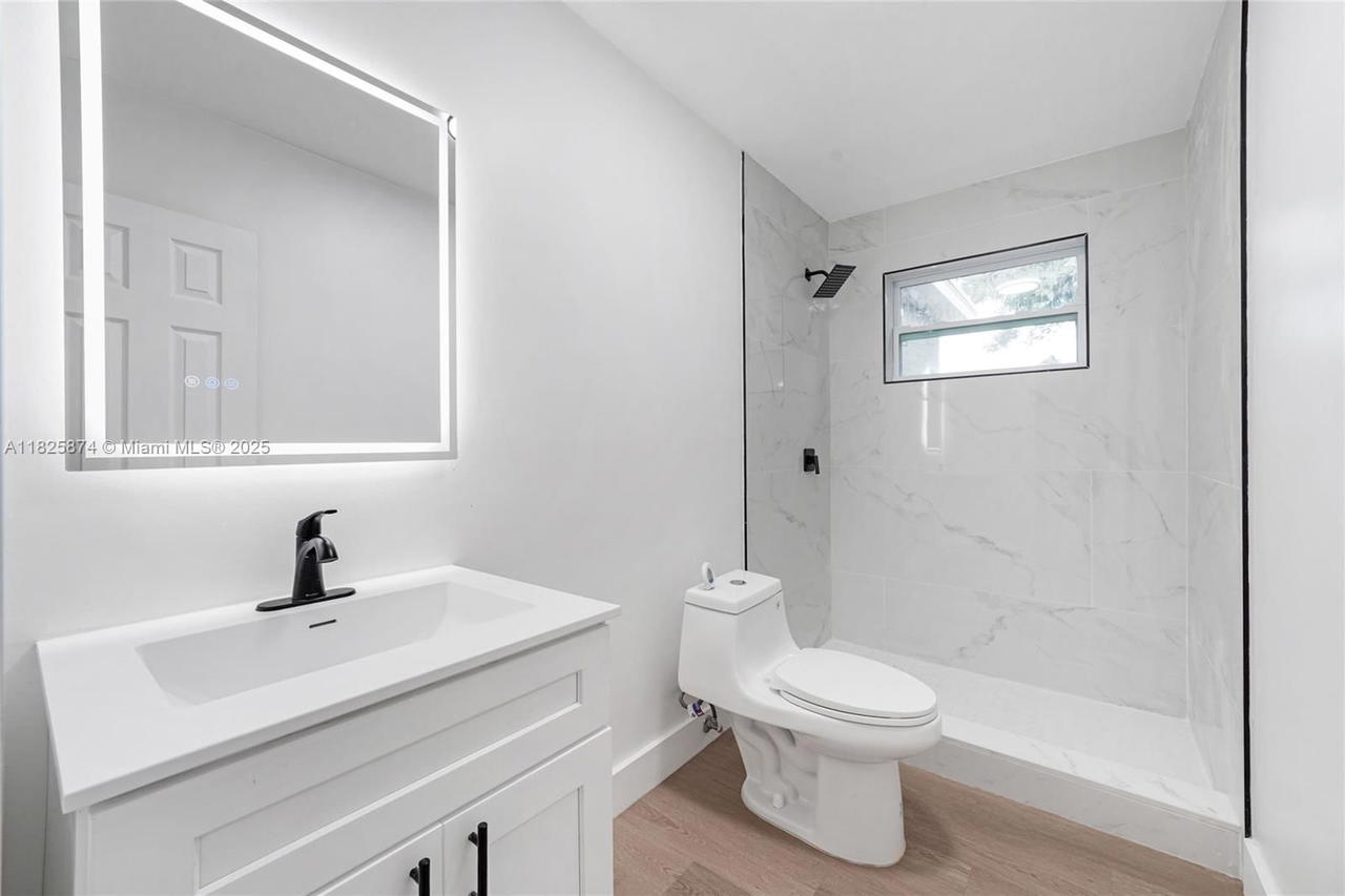 Real estate property located at 4290 38th Ave, Broward, Oriole Estates Sec 5, Lauderdale Lakes, FL