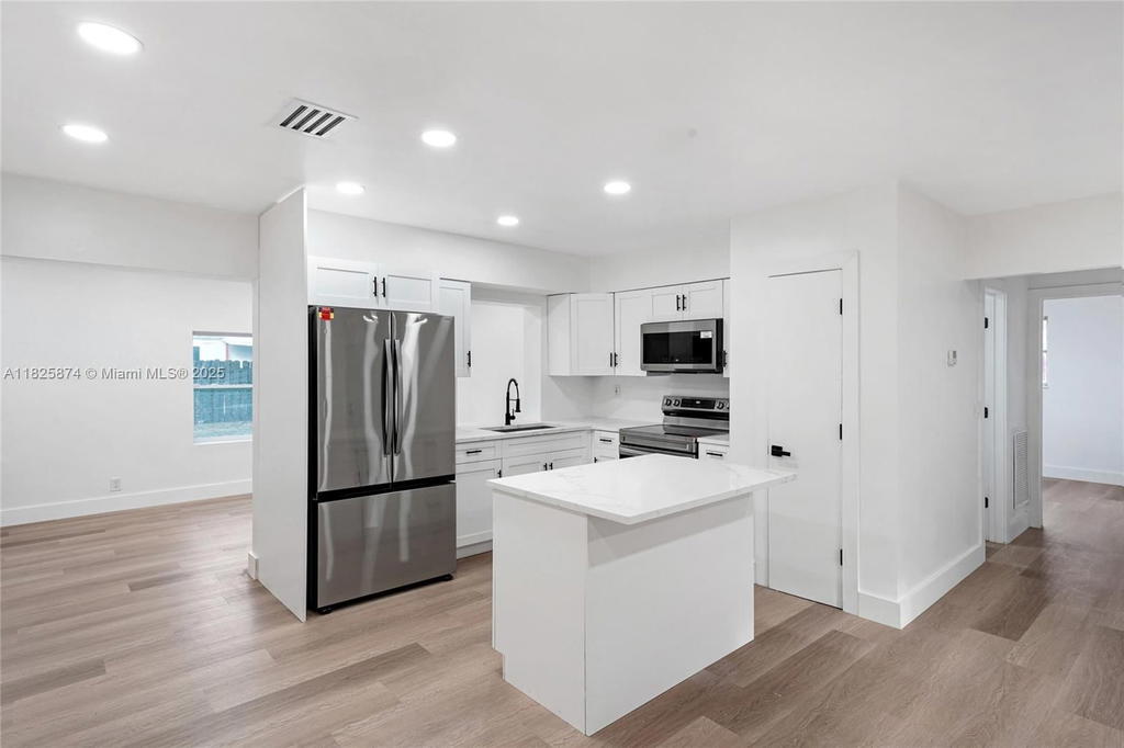 Real estate property located at 4290 38th Ave, Broward, Oriole Estates Sec 5, Lauderdale Lakes, FL