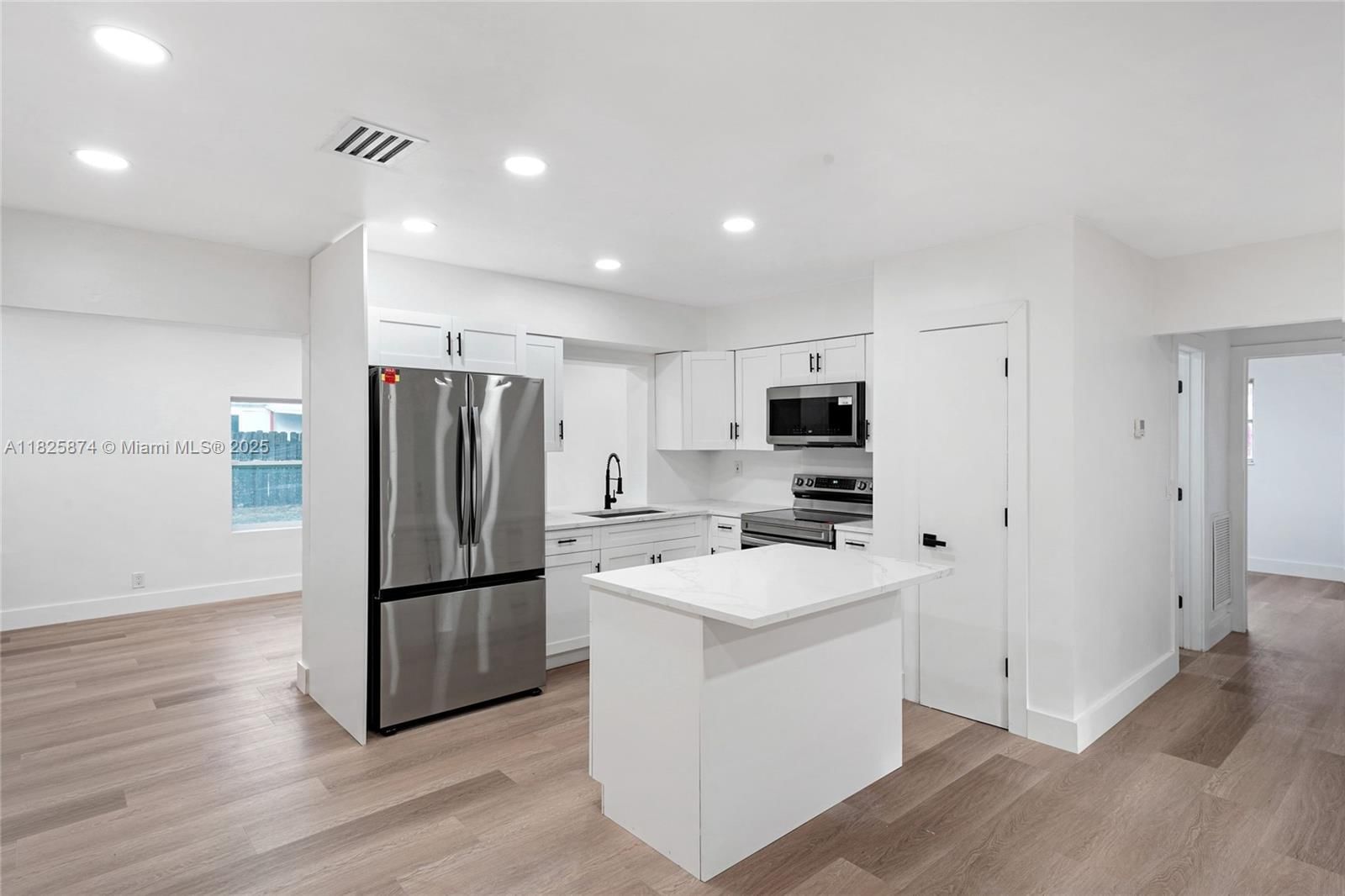 Real estate property located at 4290 38th Ave, Broward, Oriole Estates Sec 5, Lauderdale Lakes, FL