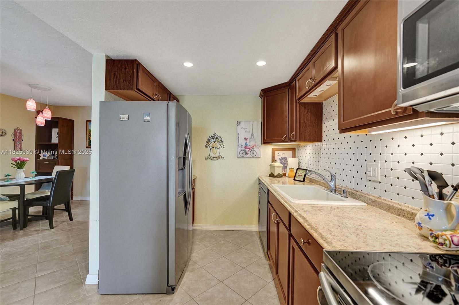 Real estate property located at 7100 17th St #402, Broward, Omega Condo No 3, Plantation, FL