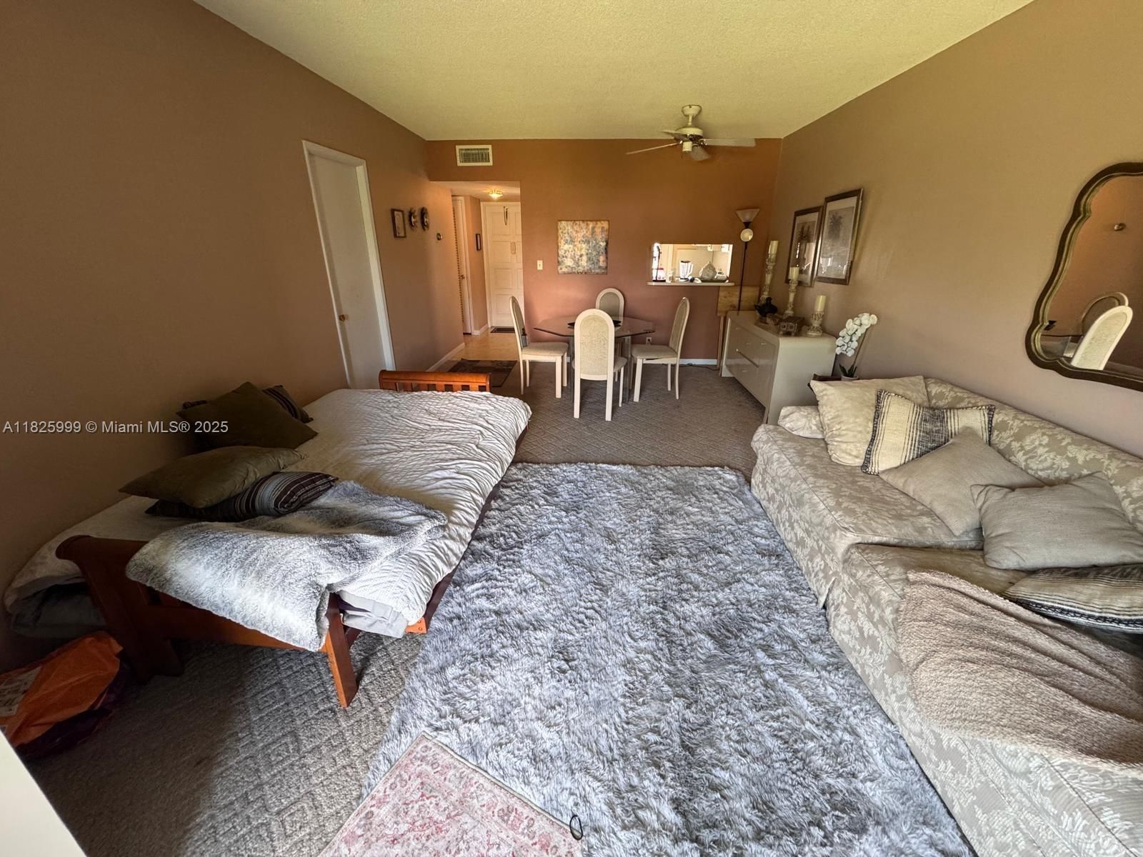 Real estate property located at 5200 Washington St #207, Broward, Hillcrest Condo No 1, Hollywood, FL