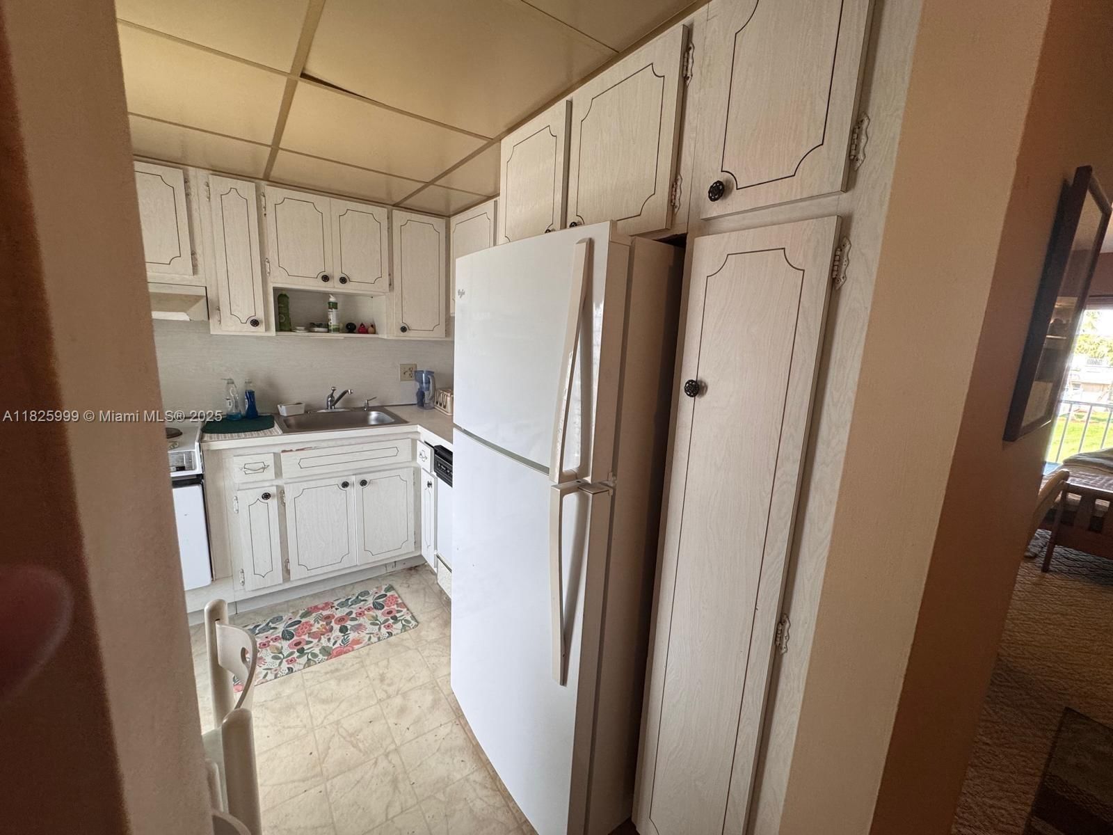 Real estate property located at 5200 Washington St #207, Broward, Hillcrest Condo No 1, Hollywood, FL