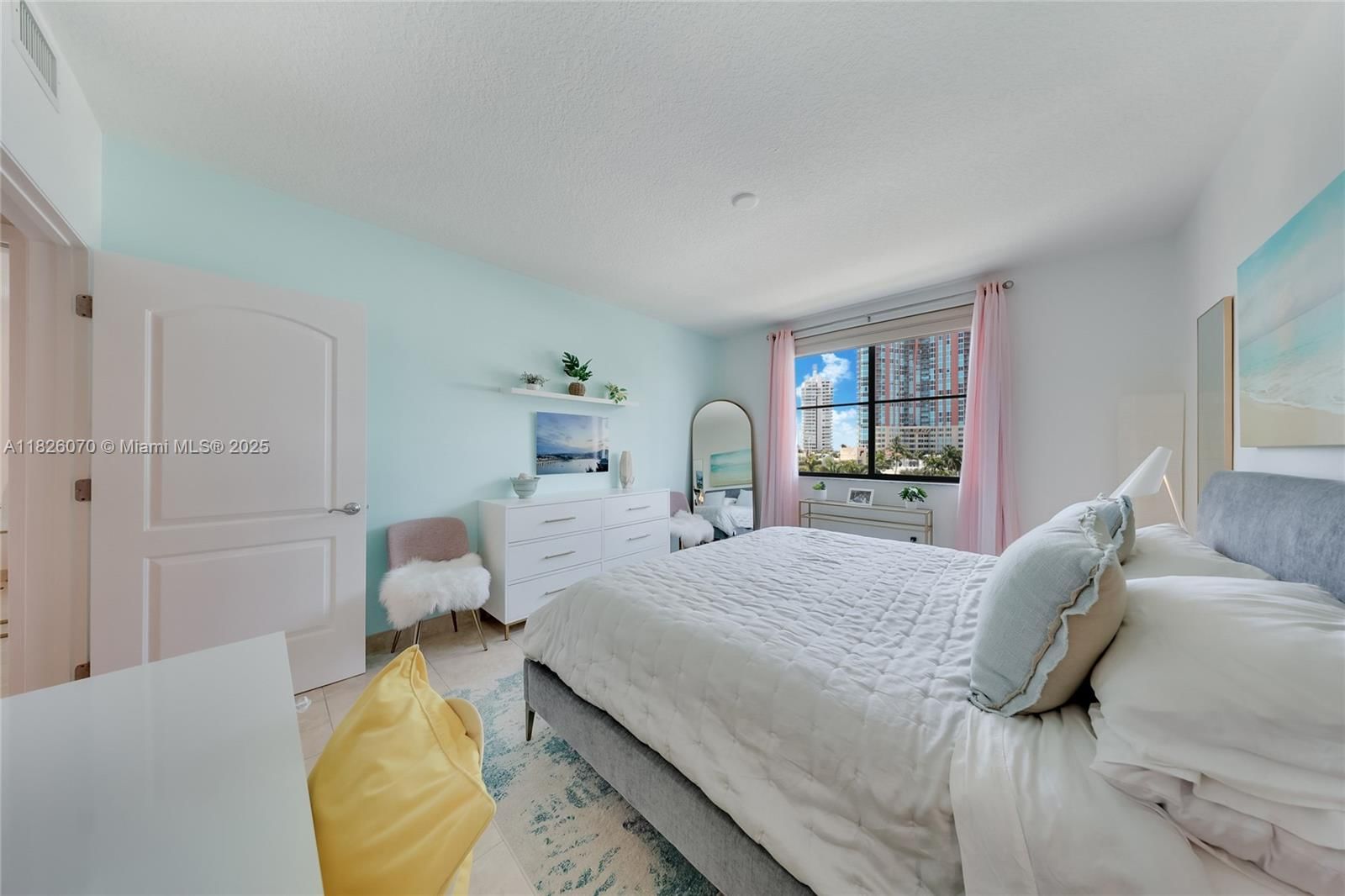 Real estate property located at 110 Washington Ave #1611, Miami-dade, The Cosmopolitan Residenc, Miami Beach, FL