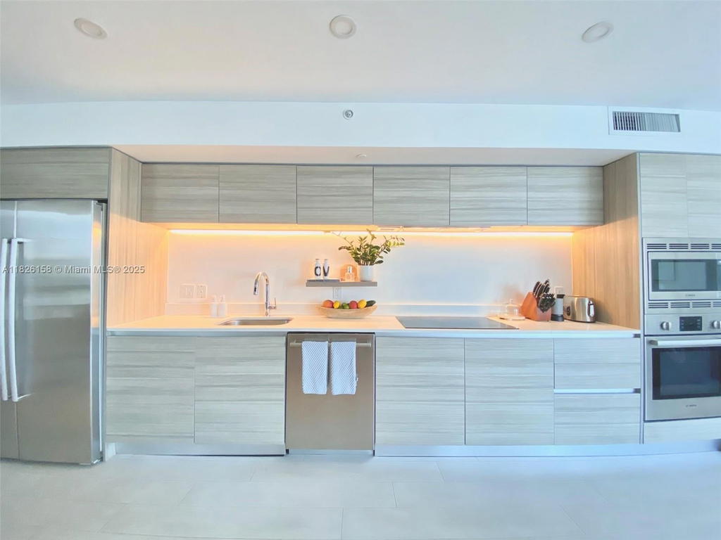 Real estate property located at 6620 Indian Creek Dr #617, Miami-dade, Amd Pl Of 2nd Ocean Front, Miami Beach, FL