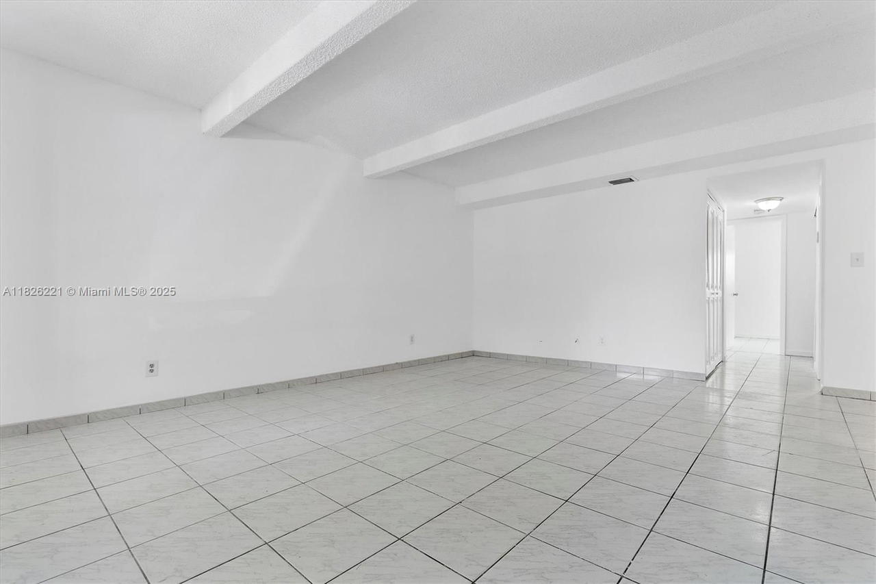 Real estate property located at 1125 Flagler Ave #511, Broward, Village Townhouse-pompano, Pompano Beach, FL