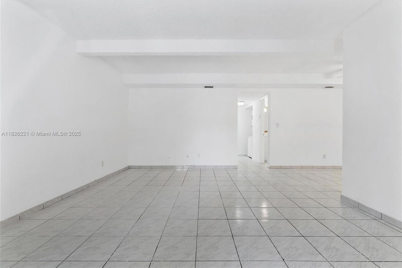 Real estate property located at 1125 Flagler Ave #511, Broward, Village Townhouse-pompano, Pompano Beach, FL