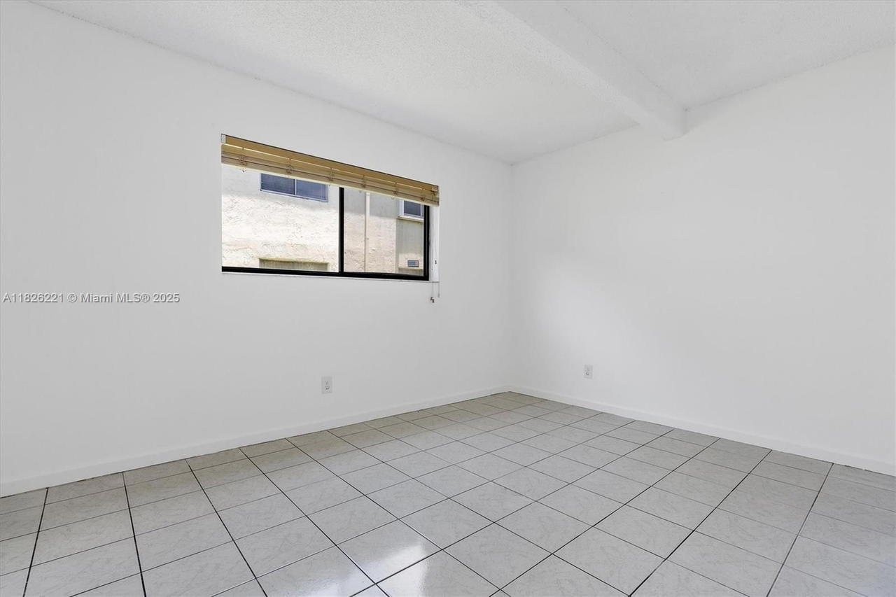 Real estate property located at 1125 Flagler Ave #511, Broward, Village Townhouse-pompano, Pompano Beach, FL