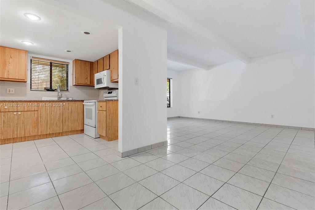 Real estate property located at 1125 Flagler Ave #511, Broward, Village Townhouse-pompano, Pompano Beach, FL