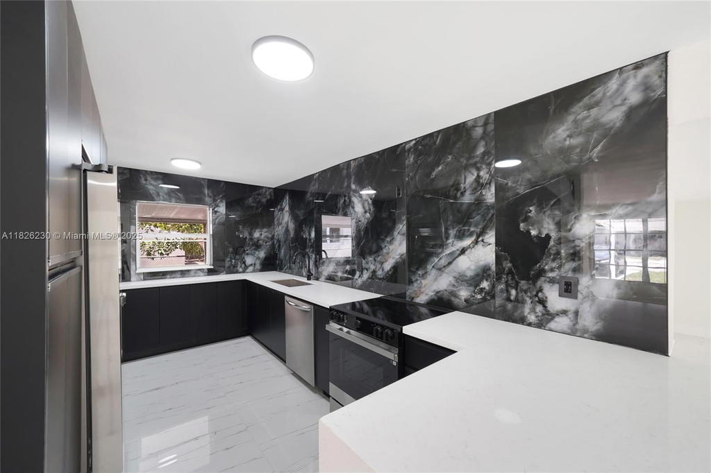 Real estate property located at 6737 27th Ct, Broward, Miramar Sec 3, Miramar, FL