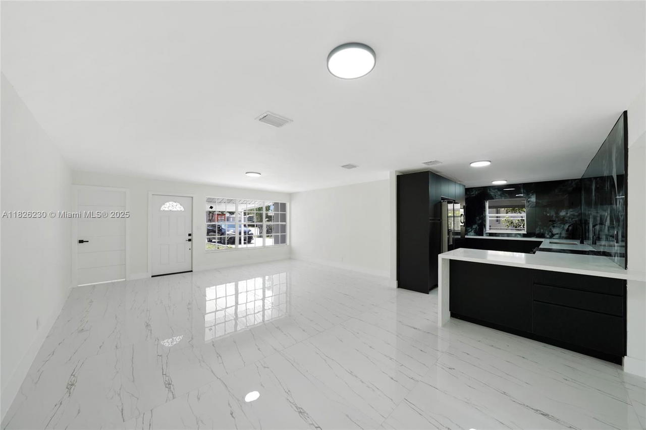 Real estate property located at 6737 27th Ct, Broward, Miramar Sec 3, Miramar, FL