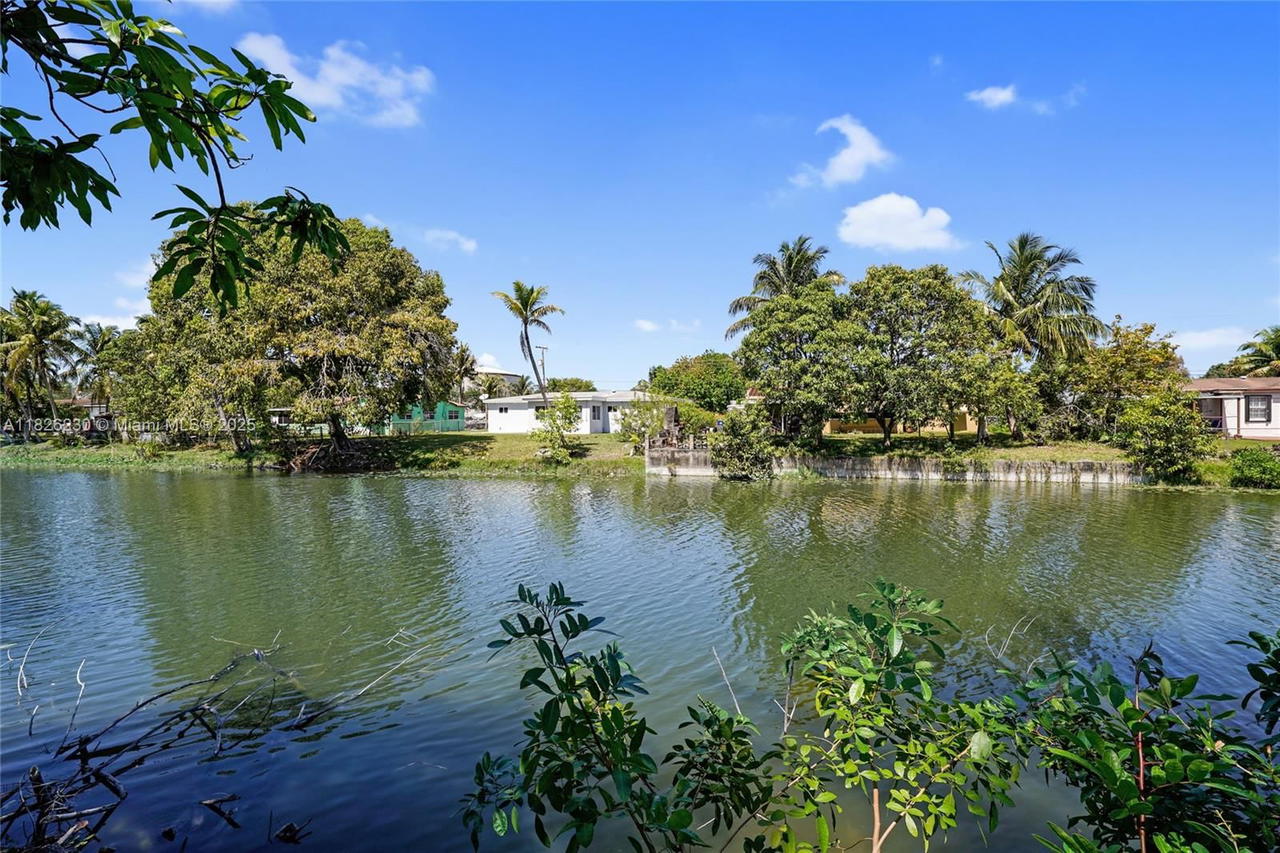 Real estate property located at 6737 27th Ct, Broward, Miramar Sec 3, Miramar, FL