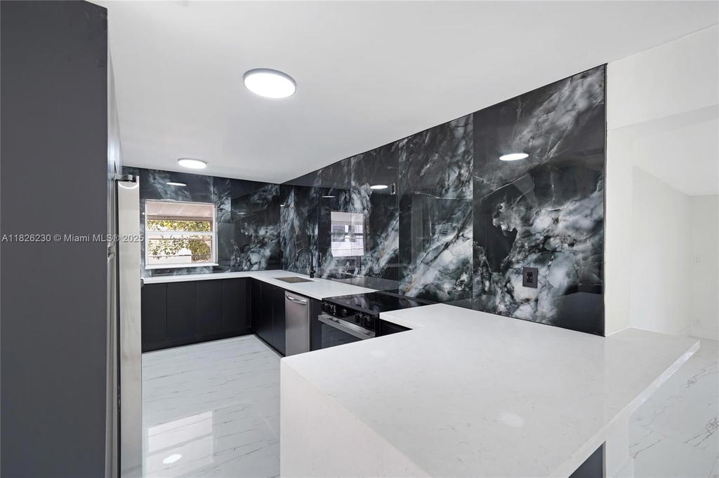Real estate property located at 6737 27th Ct, Broward, Miramar Sec 3, Miramar, FL