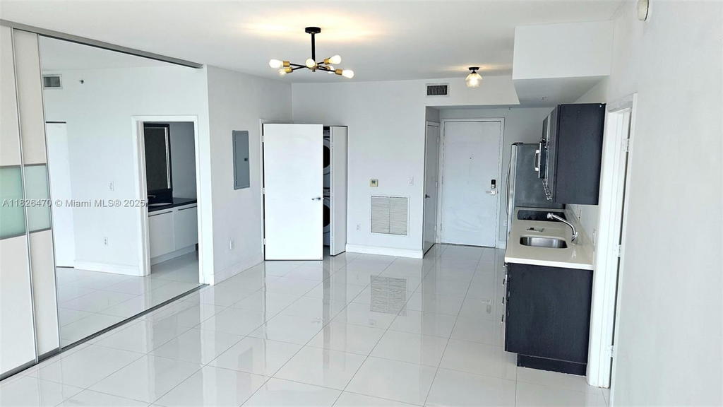 Real estate property located at 90 3rd St #4110, Miami-dade, Ivy Condo, Miami, FL