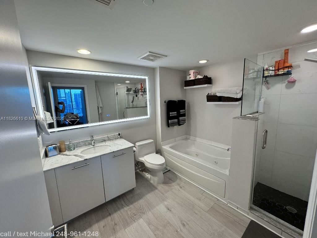 Real estate property located at 500 Brickell Ave #3803, Miami-dade, 500 Brickell East Condo, Miami, FL