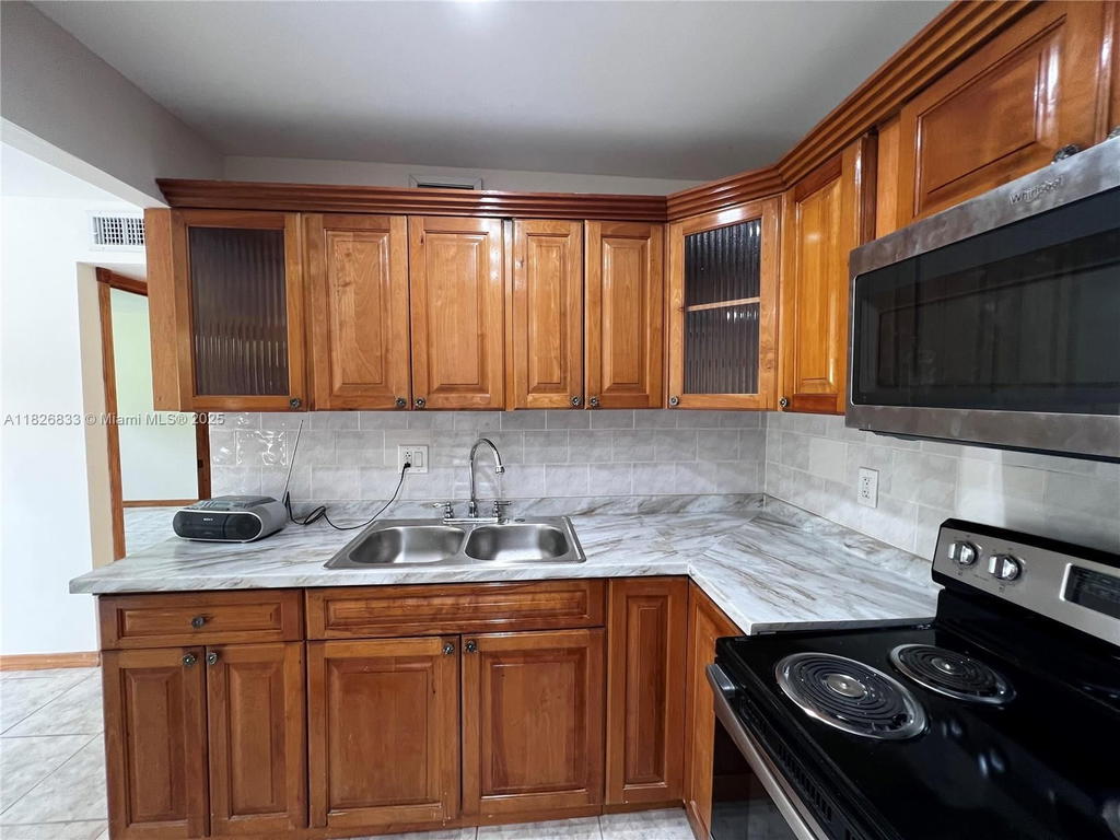 Real estate property located at 10511 108th Ave #181, Miami-dade, Kendallwood Villas Condo, Miami, FL