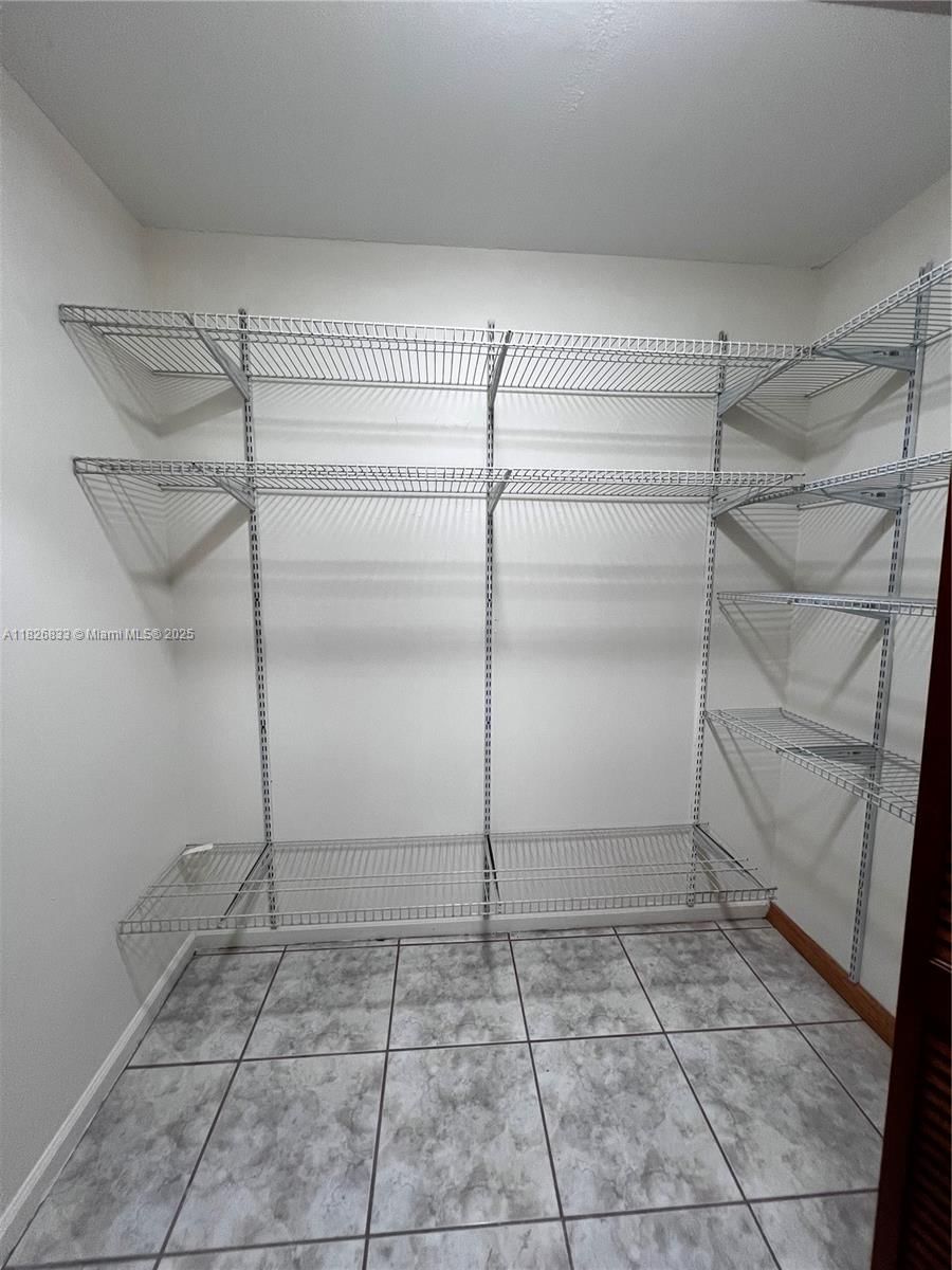 Real estate property located at 10511 108th Ave #181, Miami-dade, Kendallwood Villas Condo, Miami, FL