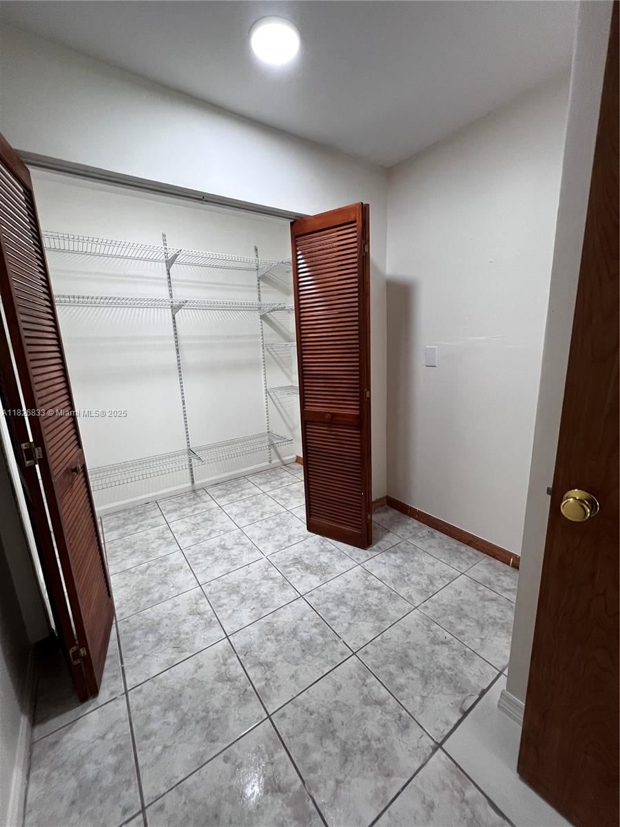 Real estate property located at 10511 108th Ave #181, Miami-dade, Kendallwood Villas Condo, Miami, FL